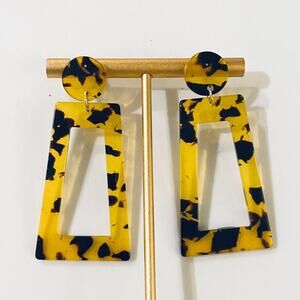 Acrylic Drop Style Earrings Tortoise Shell